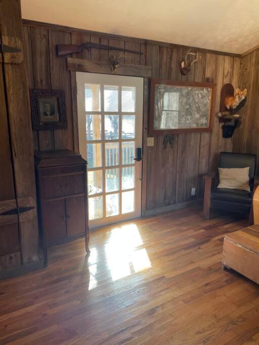 Bourbon Trail Cabin On The Farm Lawrenceburg Εξωτερικό φωτογραφία