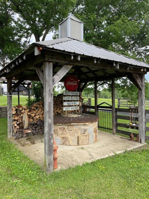 Bourbon Trail Cabin On The Farm Lawrenceburg Εξωτερικό φωτογραφία