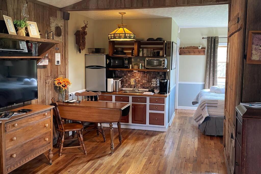 Bourbon Trail Cabin On The Farm Lawrenceburg Εξωτερικό φωτογραφία
