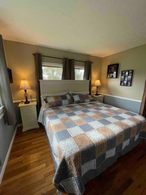 Bourbon Trail Cabin On The Farm Lawrenceburg Εξωτερικό φωτογραφία