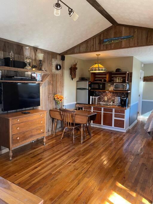 Bourbon Trail Cabin On The Farm Lawrenceburg Εξωτερικό φωτογραφία