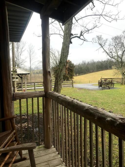 Bourbon Trail Cabin On The Farm Lawrenceburg Εξωτερικό φωτογραφία